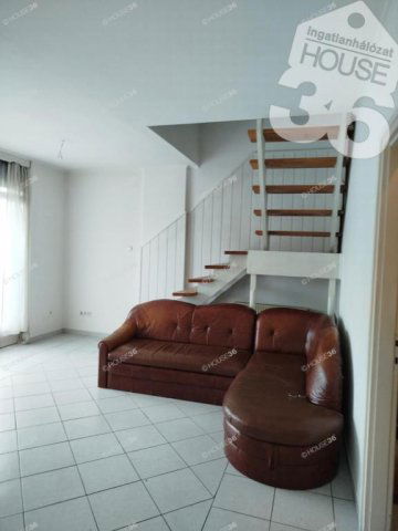 Eladó ikerház, Leányfaluban 78 M Ft, 4 szobás