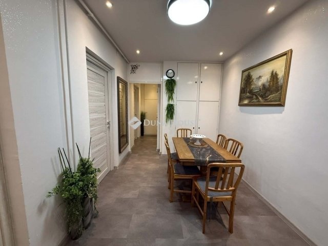 Eladó panellakás, Kecskeméten 58.5 M Ft, 3 szobás