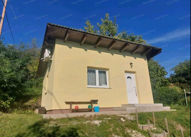 Eladó családi ház, Mogyoródon 49.9 M Ft, 1 szobás