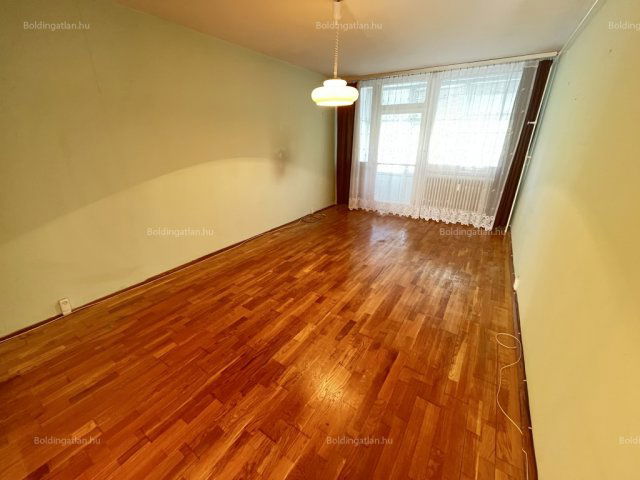 Eladó panellakás, Kaposváron 29.5 M Ft, 3 szobás