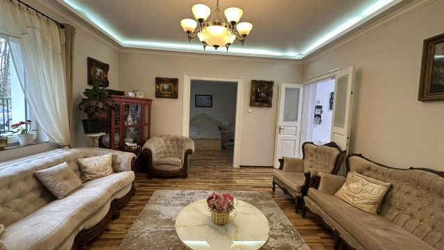 Eladó családi ház, Budapesten, XIV. kerületben, Gvadányi utcában