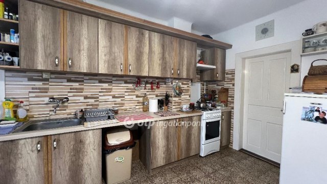 Eladó családi ház, Parádon 32.5 M Ft, 3 szobás