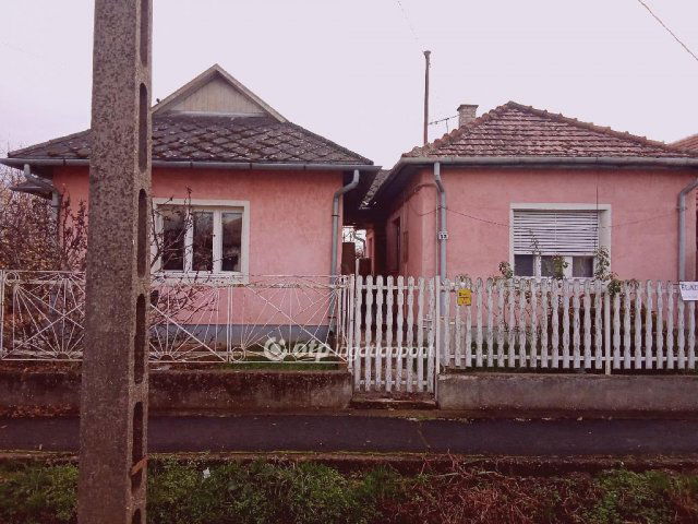 Eladó családi ház, Fehérgyarmaton 26 M Ft, 2 szobás