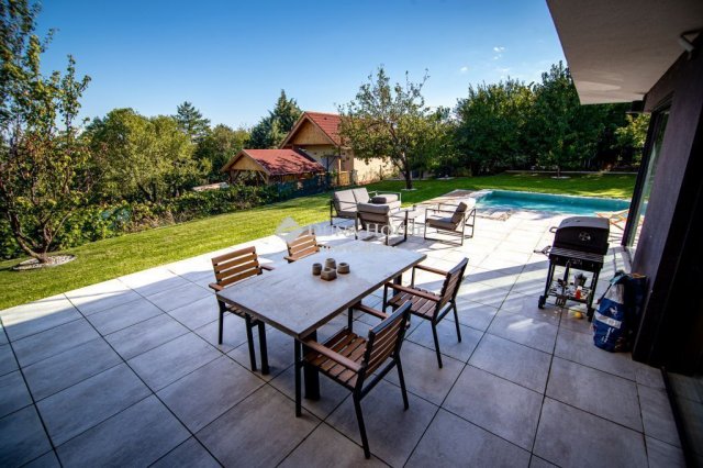 Eladó családi ház, Balatonalmádiban 499 M Ft, 6 szobás