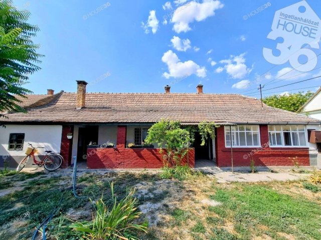 Eladó családi ház, Szabadszálláson 23.9 M Ft, 3 szobás
