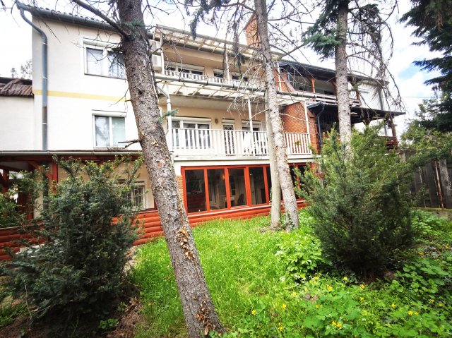 Eladó ikerház, Gyöngyösön, Huszár utcában 77.9 M Ft, 4 szobás
