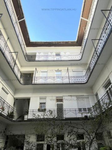 Eladó téglalakás, Budapesten, VI. kerületben, Zichy Jenő utcában