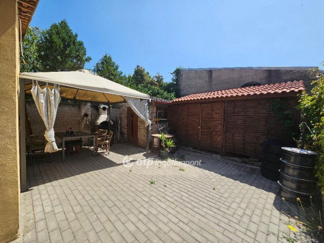 Eladó családi ház, Budapesten, XX. kerületben 71.5 M Ft