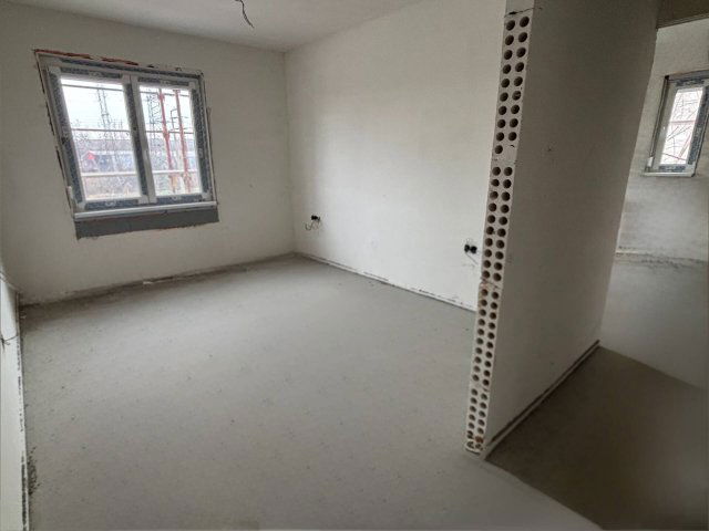 Eladó téglalakás, Tatabányán 80.55 M Ft, 3 szobás