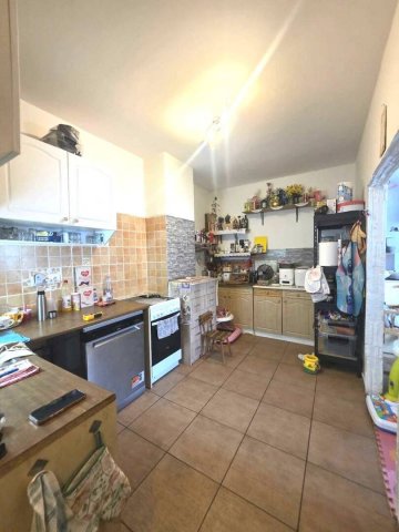 Eladó családi ház, Dunaújvárosban 120 M Ft, 4+5 szobás