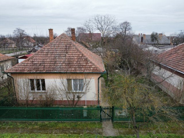 Eladó családi ház, Jászkisérén 12.9 M Ft, 3 szobás
