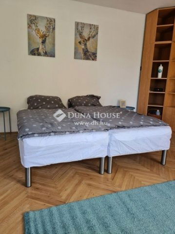 Eladó téglalakás, Zalaegerszegen 45 M Ft, 4 szobás