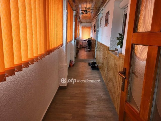 Eladó családi ház, Tápióságon 36.99 M Ft, 2 szobás