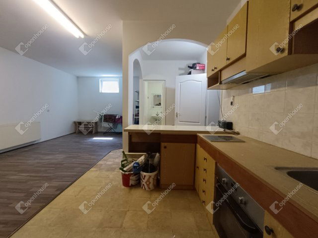 Eladó családi ház, Sopronban 119 M Ft, 7 szobás