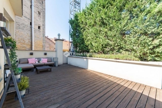 Eladó téglalakás, Budapesten, VI. kerületben 220 M Ft, 4 szobás