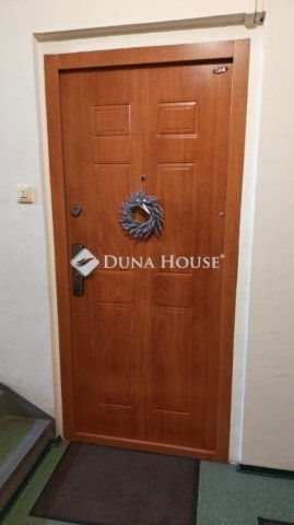 Eladó panellakás, Kecskeméten 44.9 M Ft, 3 szobás