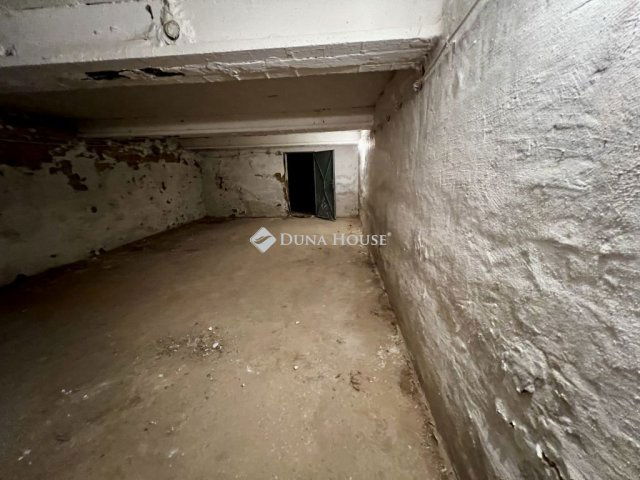 Eladó ipari ingatlan, Szombathelyen, Domonkos utcában 4.7 M Ft