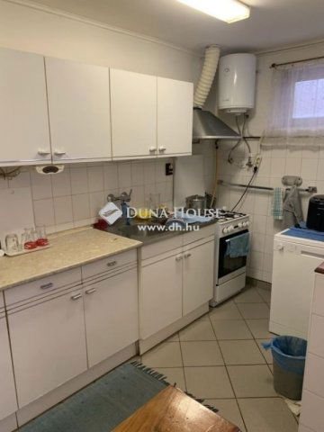 Eladó családi ház, Pécsett 95 M Ft, 5 szobás