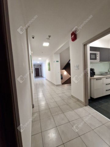 Eladó hotel, Komáromban 770 M Ft, 28 szobás