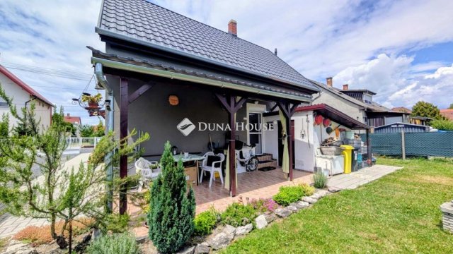 Eladó családi ház, Balatonkeresztúron 97 M Ft, 4 szobás