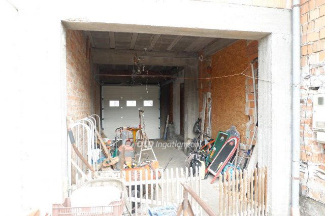 Eladó családi ház, Szegeden 150 M Ft, 4 szobás