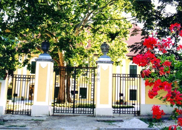 Eladó hotel, Hőgyészen 650 M Ft / költözzbe.hu