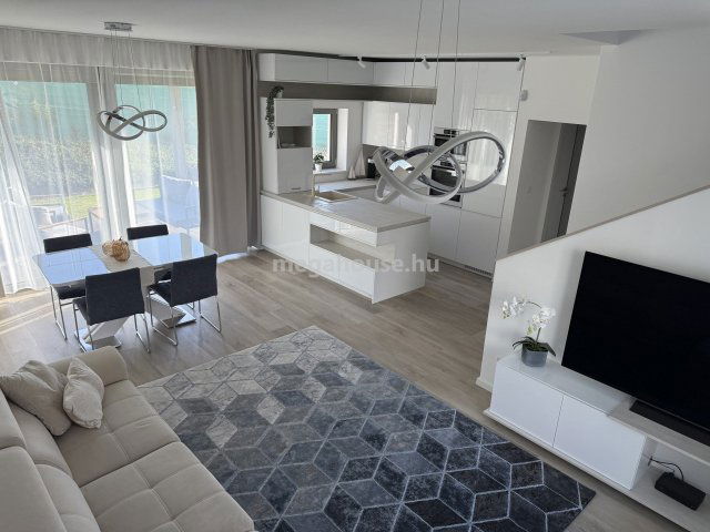 Eladó ikerház, Budapesten, XI. kerületben 239 M Ft, 4 szobás