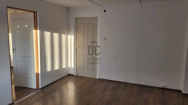 Kiadó ipari ingatlan, Tatabányán 110 E Ft / hó