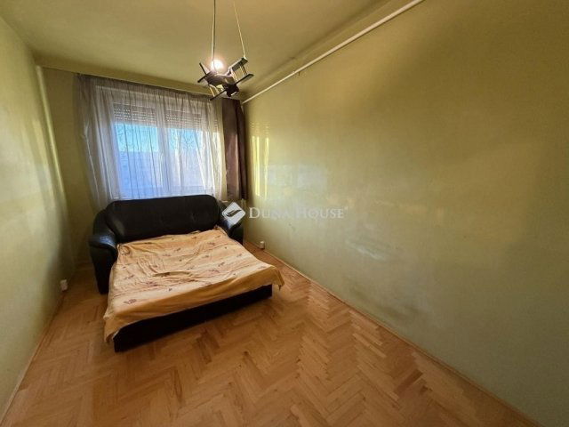 Eladó panellakás, Kecskeméten 51.9 M Ft, 3 szobás