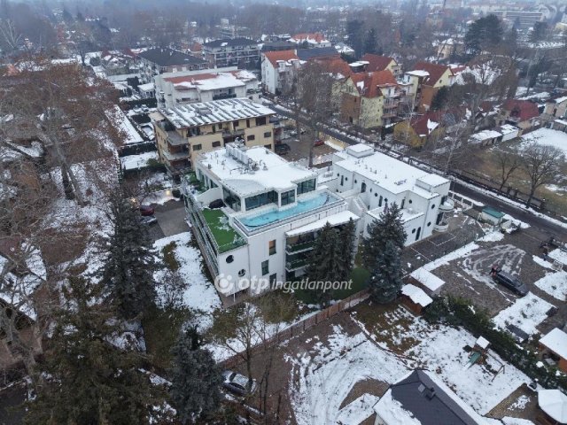 Eladó nyaraló, Siófokon 122 M Ft, 2 szobás