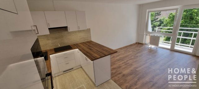 Eladó téglalakás, Szegeden 56.99 M Ft, 2+1 szobás