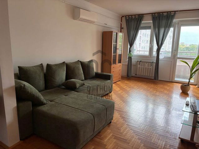 Eladó panellakás, Győrött 53.9 M Ft, 2 szobás