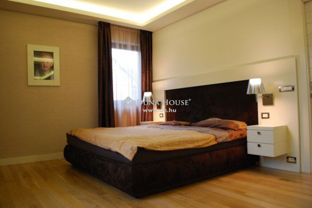 Eladó családi ház, Szentendrén 616 M Ft, 3 szobás