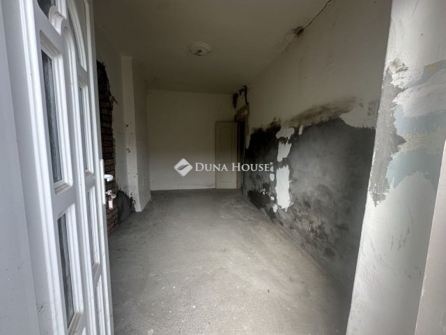 Eladó családi ház, Nagykőrösön 16 M Ft, 2 szobás