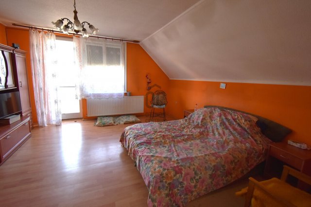 Eladó családi ház, Bakon 42 M Ft, 5 szobás