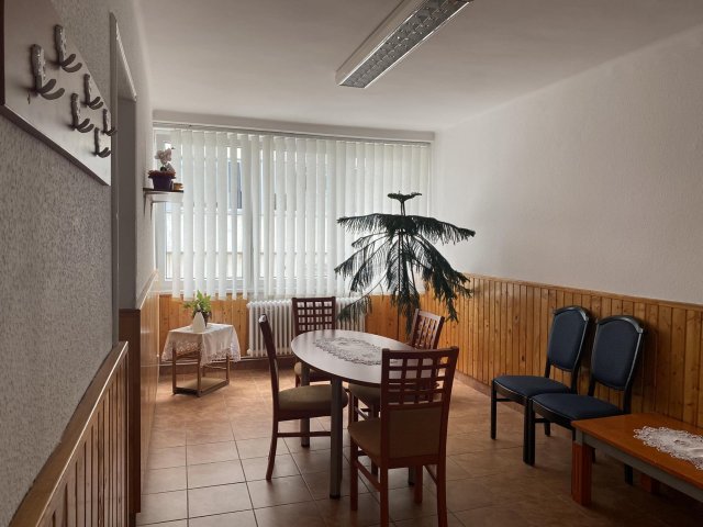 Eladó iroda, Salgótarjánban 60 M Ft, 7 szobás