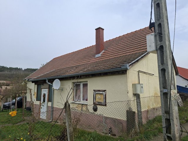 Eladó családi ház, Ligeten 17 M Ft, 2 szobás