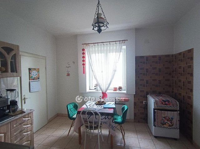 Eladó családi ház, Nagykátán 65 M Ft, 2 szobás