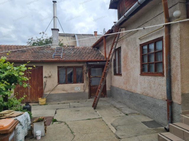 Eladó családi ház, Kecskeméten 48.8 M Ft, 3 szobás