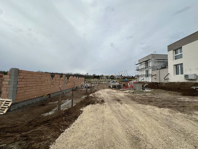 Eladó téglalakás, Mogyoródon 118 M Ft, 5 szobás