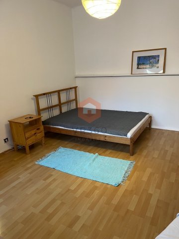 Kiadó téglalakás, albérlet, Pécsett, Király utcában, 2 szobás