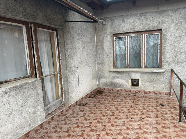 Eladó családi ház, Dorogon, Kálvária utcában 50 M Ft, 3 szobás