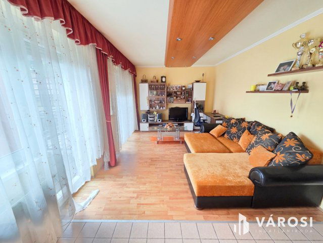 Eladó téglalakás, Szigetszentmiklóson 66.9 M Ft, 2 szobás