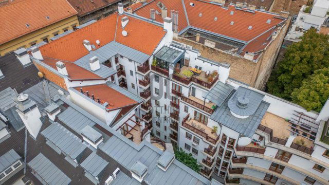 Eladó téglalakás, Budapesten, VI. kerületben 260 M Ft, 5 szobás