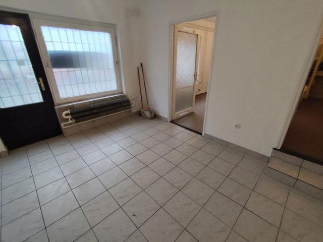 Eladó üzlethelyiség, Budapesten, IV. kerületben, Csokonai utcában