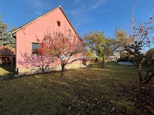 Eladó családi ház, Szombathelyen 71.9 M Ft, 5 szobás