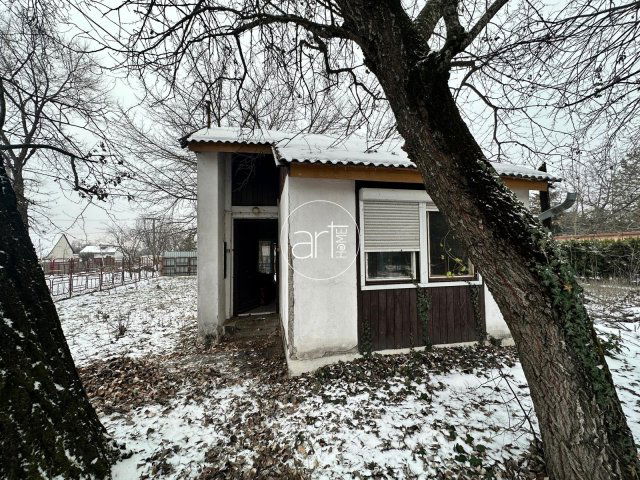 Eladó nyaraló, Szegeden, Kövidinka utcában 22.9 M Ft, 2 szobás