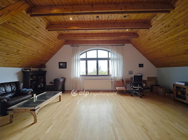 Eladó családi ház, Budakalászon 184.9 M Ft, 5 szobás