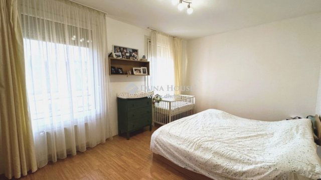 Eladó téglalakás, Debrecenben 95 M Ft, 4 szobás