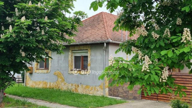 Eladó családi ház, Balmazújvárosban 74.9 M Ft, 3 szobás